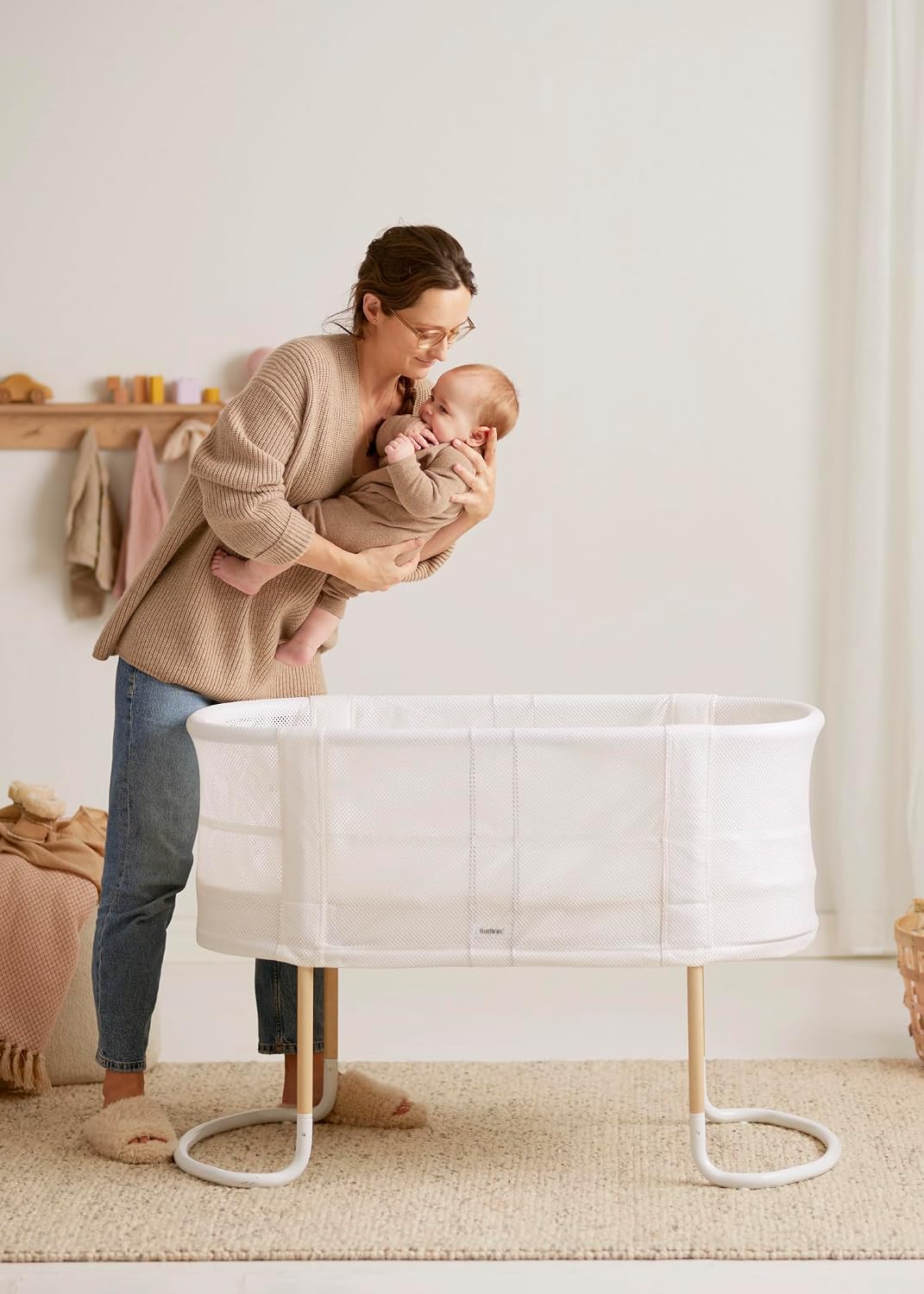 BabyBjörn Baby Crib 2-in-1 Crib and Bassinet with Mesh Safety Siding Mattress and Organic Fitted Sheet Included