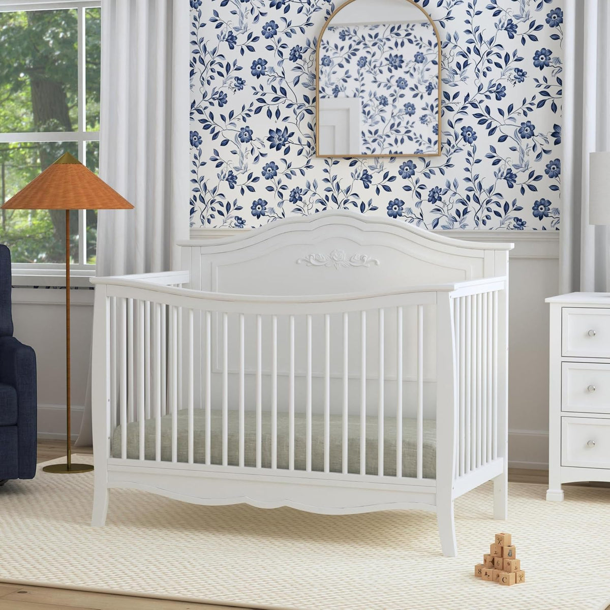 DaVinci Fiona 4-in-1 Convertible Crib in White, Greenguard Gold Certified